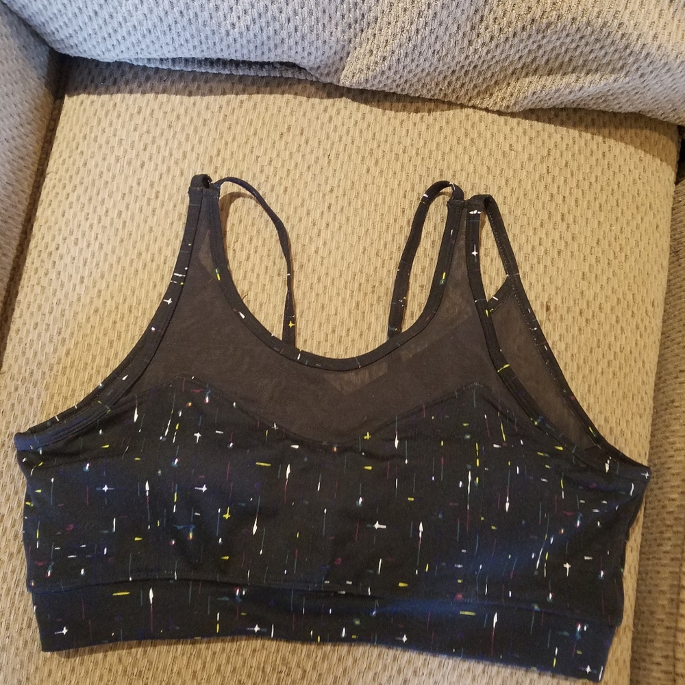 High neck sports bra